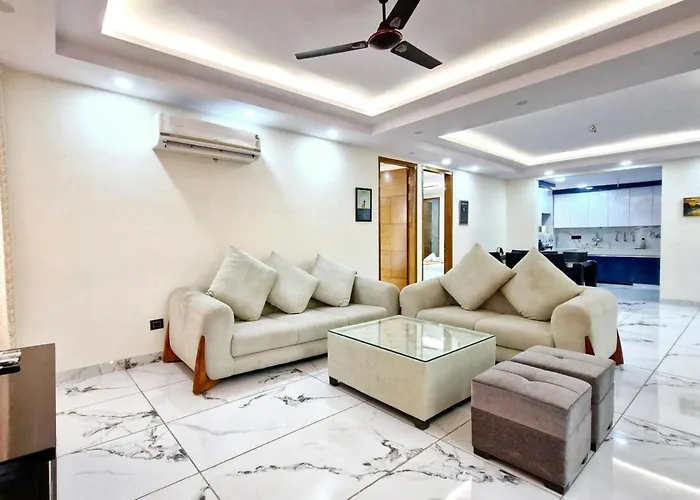 Homlee-Classic 4Bhk Flat Central Del-Lift-Parking