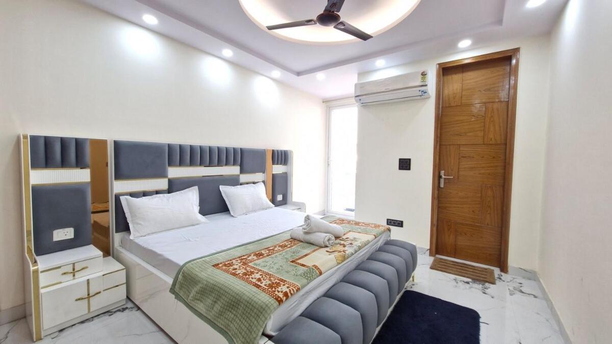 Apartment Homlee-classic 4bhk Flat Del-lift-parking *