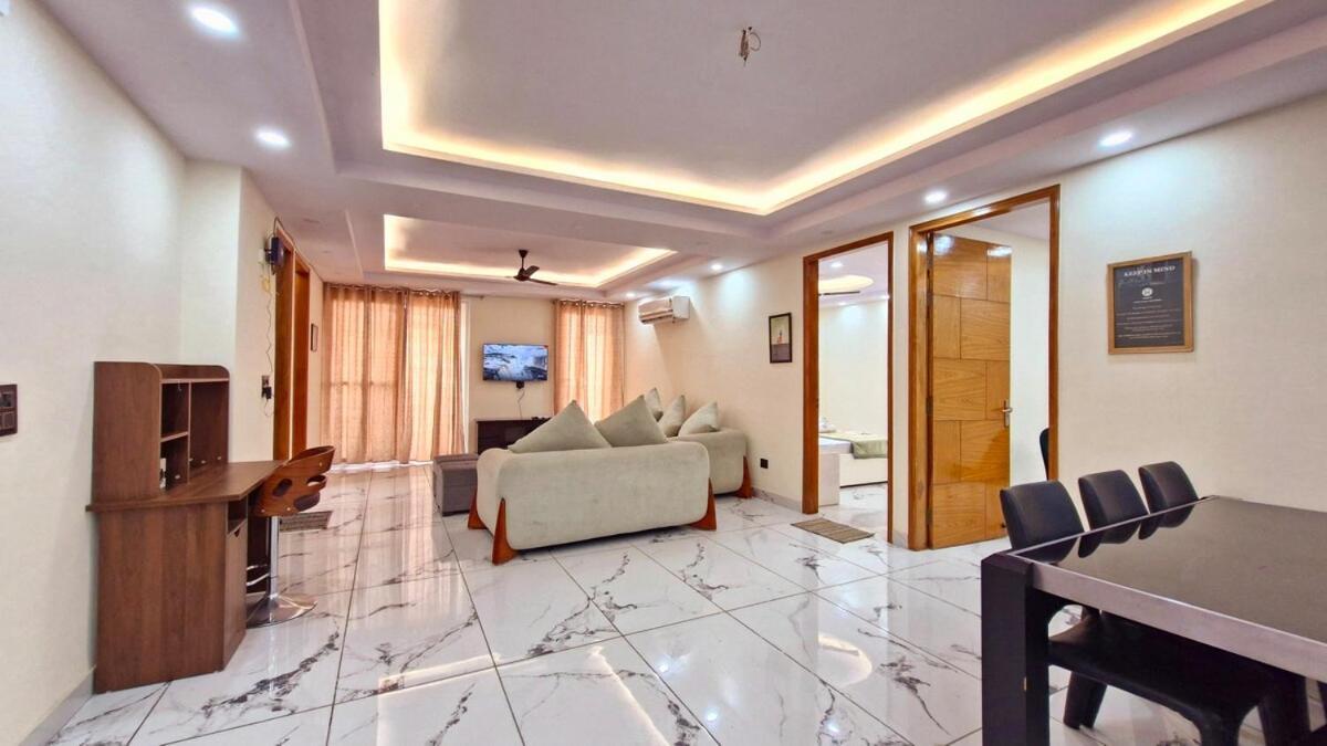 Homlee-classic 4bhk Flat Del-lift-parking New Delhi